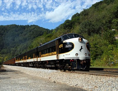 The 952 is passing Northfork WV.jpg