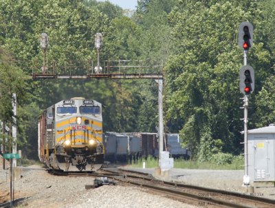 Southbound M1R is passing under the Southern Signal bridge art Red Hill.jpg
