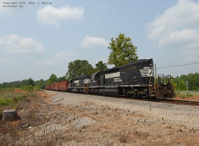 An NS local is approaching Brookneal Va.jpg