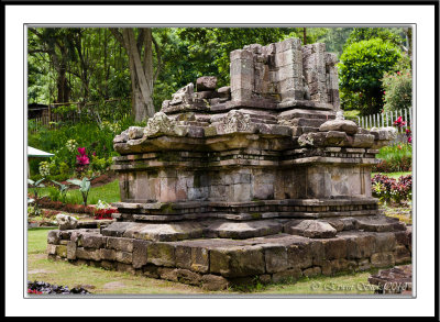 Batu - Candi Songgoriti