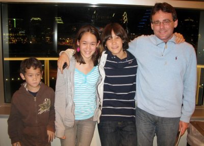 081128_203738_family_03.JPG