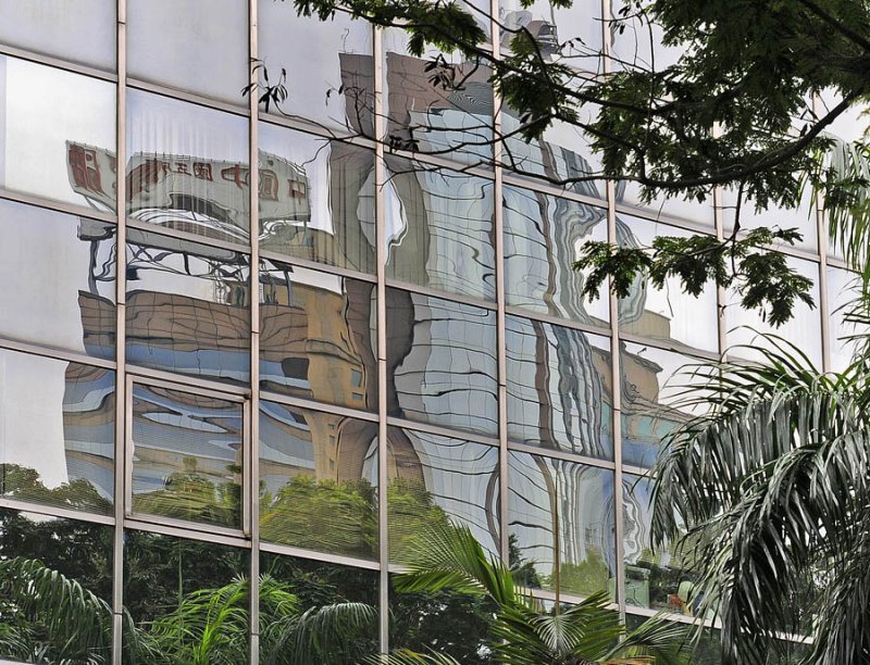 cityscape reflections - Kowloon (Hong Kong)