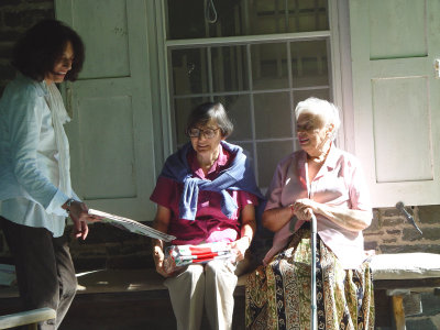 Sallys_in_Bearsville_June_2002_mom-sue-sis1.JPG