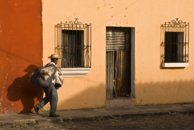 El Hombre, Antigua Guatemala