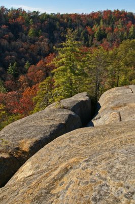 The big split in the rock that gave this summit its name