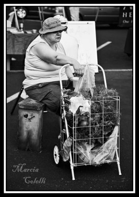 LADY AT THE FARMER'S MARKET_1744-bw.jpg