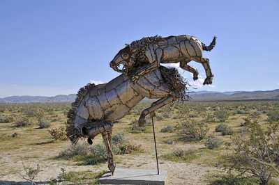 Sabretooth Tiger attacking Horse