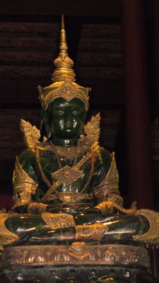 The statue was captured and moved for centuries, through Sri Lanka, Cambodia, Laos, and Thailand.