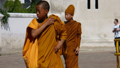 Wat Chedi Luang houses a Buddhist university.  These student monks are on their way to lunch.