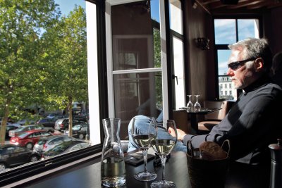 128-Brussels-TJ-Lunch between Rain Showers.JPG