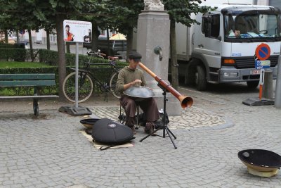 84-Brugge Halo Drum Player.JPG