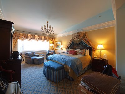P6094279 - Our Room at the Broadmoor.jpg