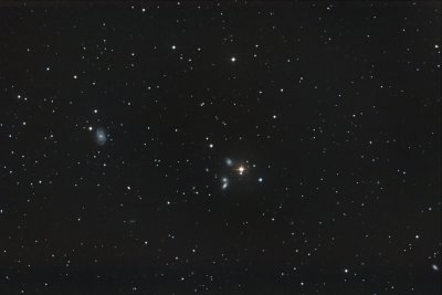 Grupo de galaxias en torno a NGC5355