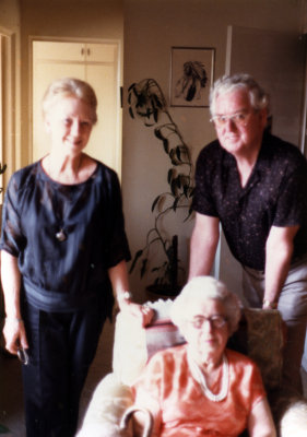 Rosemary Carnell (1921-2010), Alexander Barclay Wilkie (1922-2011), Janet Wilkie, circa 1990