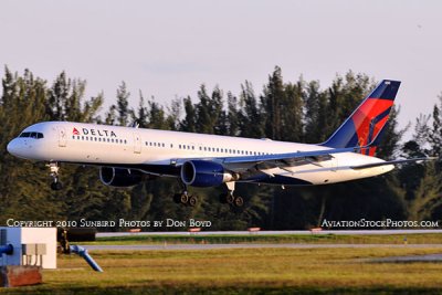 Delta Air Lines B757-232 N650DL landing, aviation airline air show stock photo #6380
