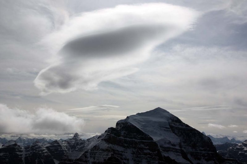 <br>Temple, Upper N Face & Lenticular Cloud <br> (TenPkTemple090808-_32.jpg)
