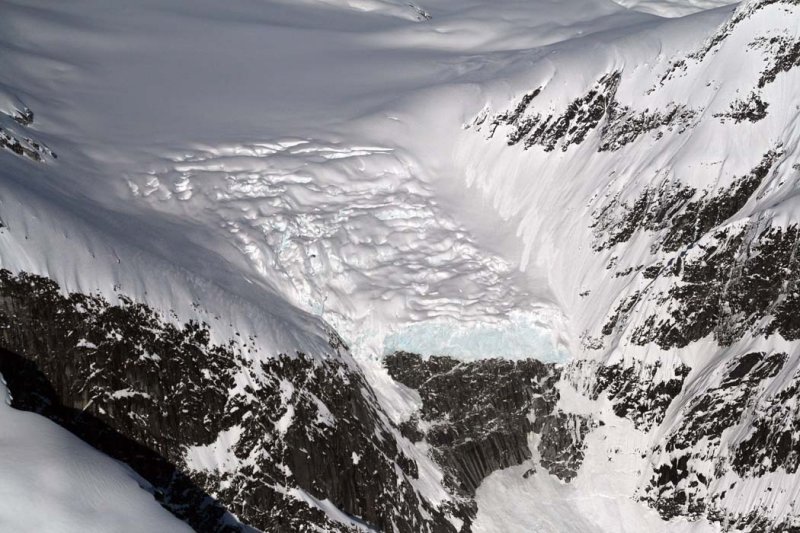 Satsalla Glacier Icecliff <br> (Ha-Iltzuk021808-_249.jpg)