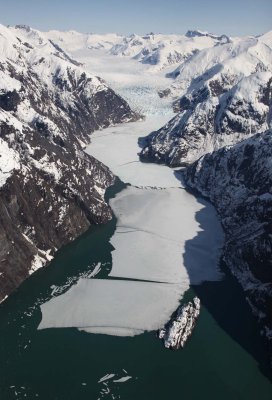 South Sawyer glacier & Fresh-Water Ice <br> (StikinePM042909--_076.jpg)