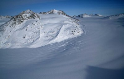 Donar (L), Fulgora, & Upper Stanley Smith Glacier, View SE (Lillooet011508-_0894.jpg)