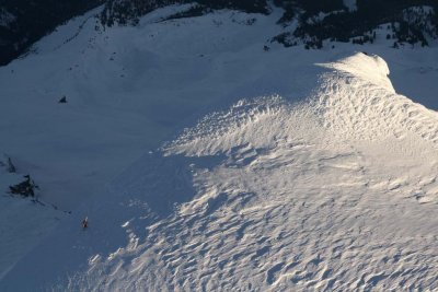 Baker, Solo Winter Ski Ascent:  David Pinegar Approaching Summit Via NE ('Cockscomb') Ridge  (MtBaker021708-_105.jpg)