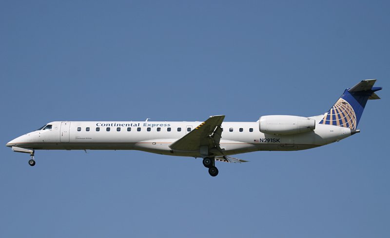 CO ERJ moments from touching down on PHL RWY 27R