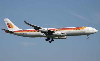 Spanish visitor to JFK approaching RWY 22L