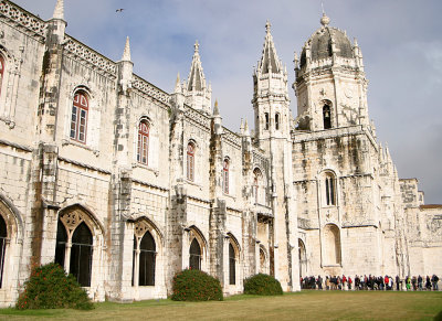 Sideview of Mosteiro dos Jerónimos