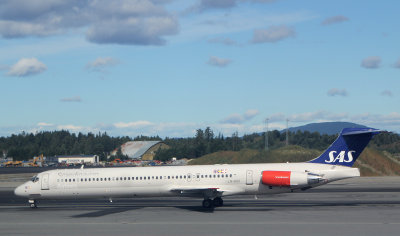 SK MD-80 in normal livery, Sept 2012