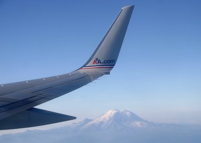 Mt. Rainier and the winglet of AA 757-200
