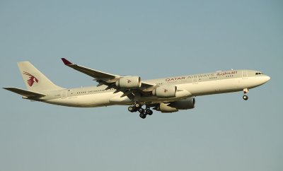 Qatar A-340-500 approaching JFK, Sep 2010