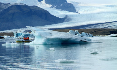 Tourists in the ice lagoon