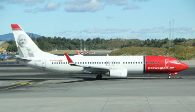 Norwegian B-737-800