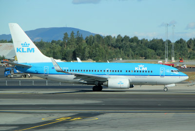 KLM B-737-700 at OSL