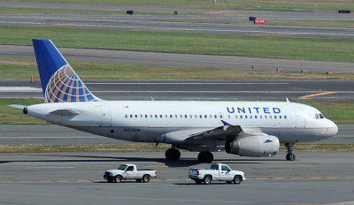 A-319 in the new United colour scheme