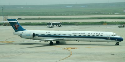 MD-90 in China Southern color taxi in PVG