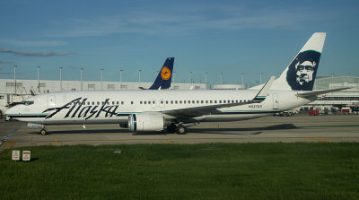 Alaska 737-800 in ORD