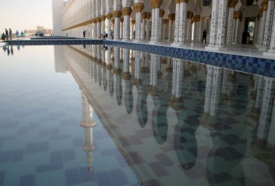 Water pool outside the Grand Mosque
