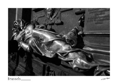 122 - Touch Everard 't Serclaes for luck - Brussels_D2B3242-bw.jpg