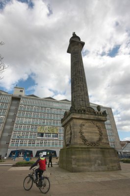 Hull College and William Wilberforce monument