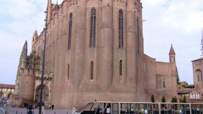 Can't fit the whole cathedral in the frame...