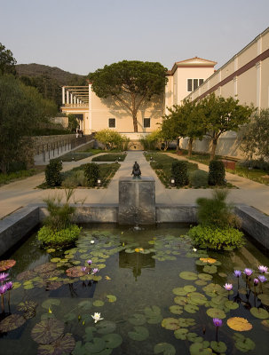 8198gettyvilla.jpg