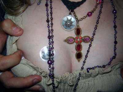 a little cleavage, a littel grope