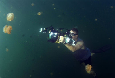 Michael Shooting the Jellyfish with fisheye domeport