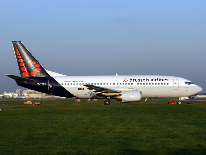 B737-300 OO-VEN  