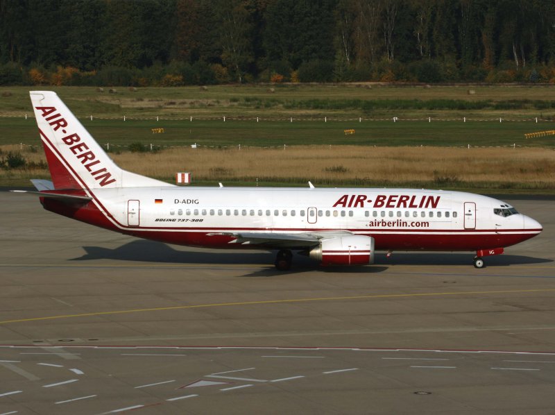 B737-300 D-ADIG