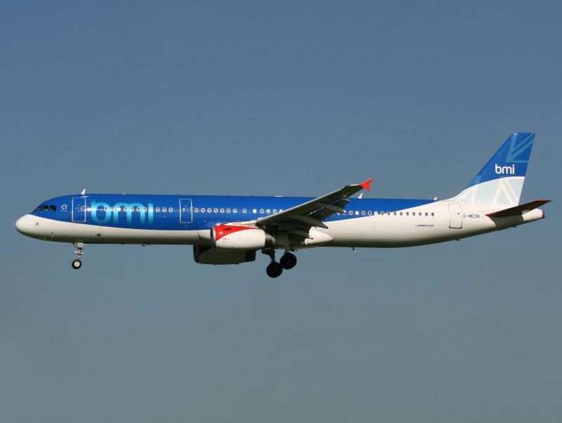 A321 G-MEDN