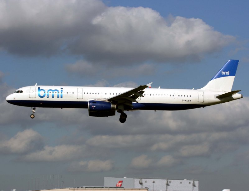 A321   G-MEDM
