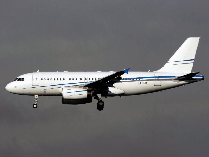 A-319-CJ  CS-TLU
