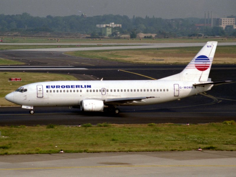 B737-300  G-MONH  