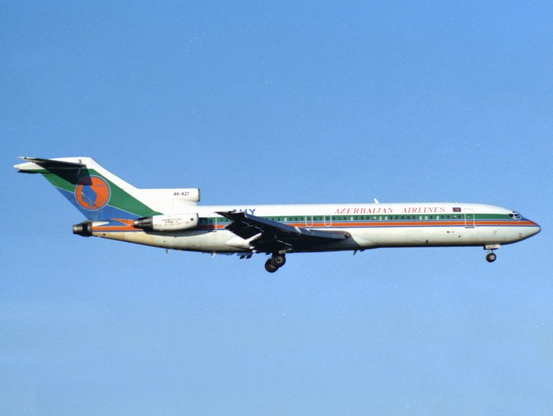 B727-200  4K-AZ1